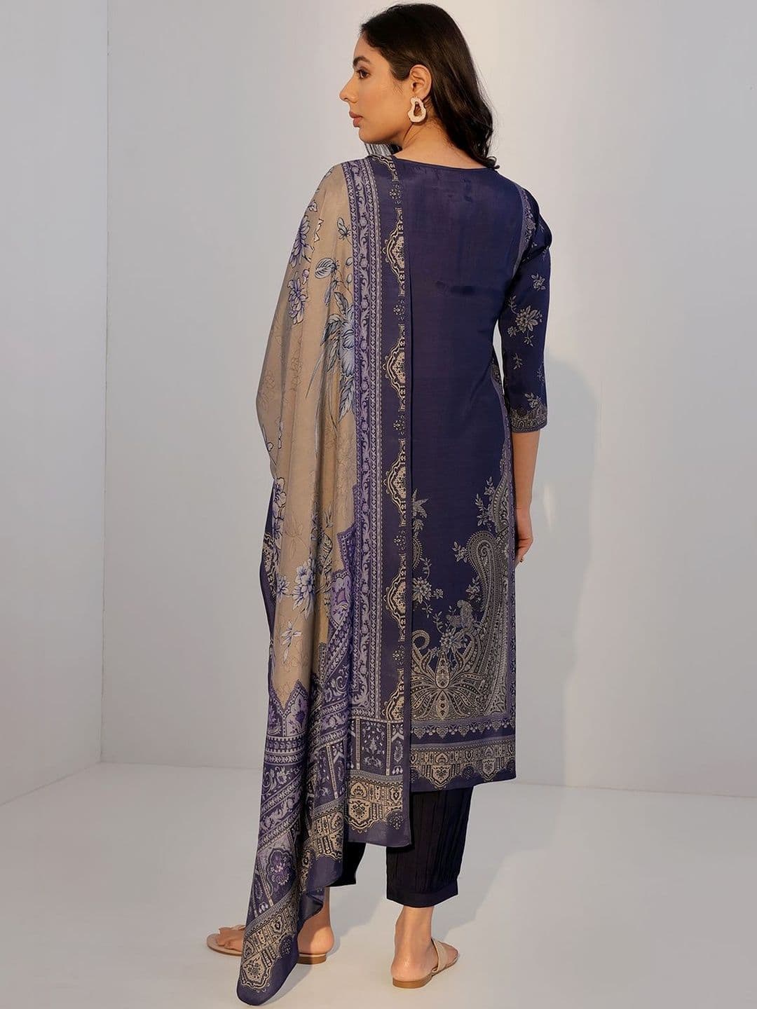 Libas Women Floral Printed Regular Kurta with Salwar & With Dupatta thumbnail 4