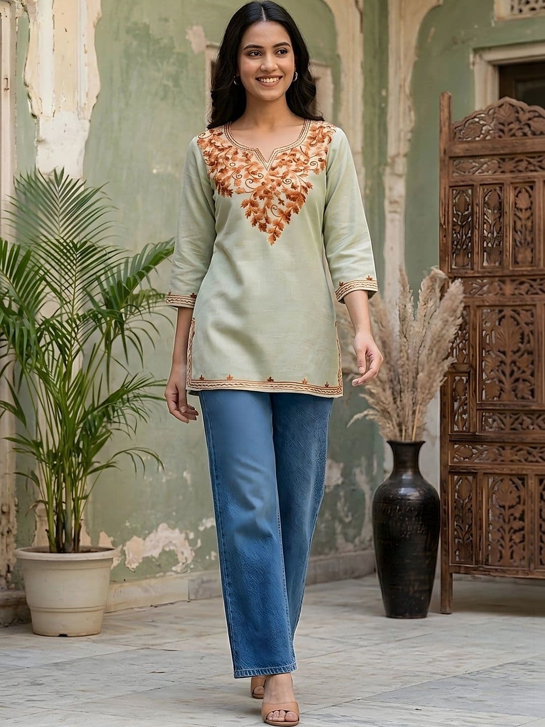 Sangria Women Embroidered Thread Work Kurta thumbnail 2