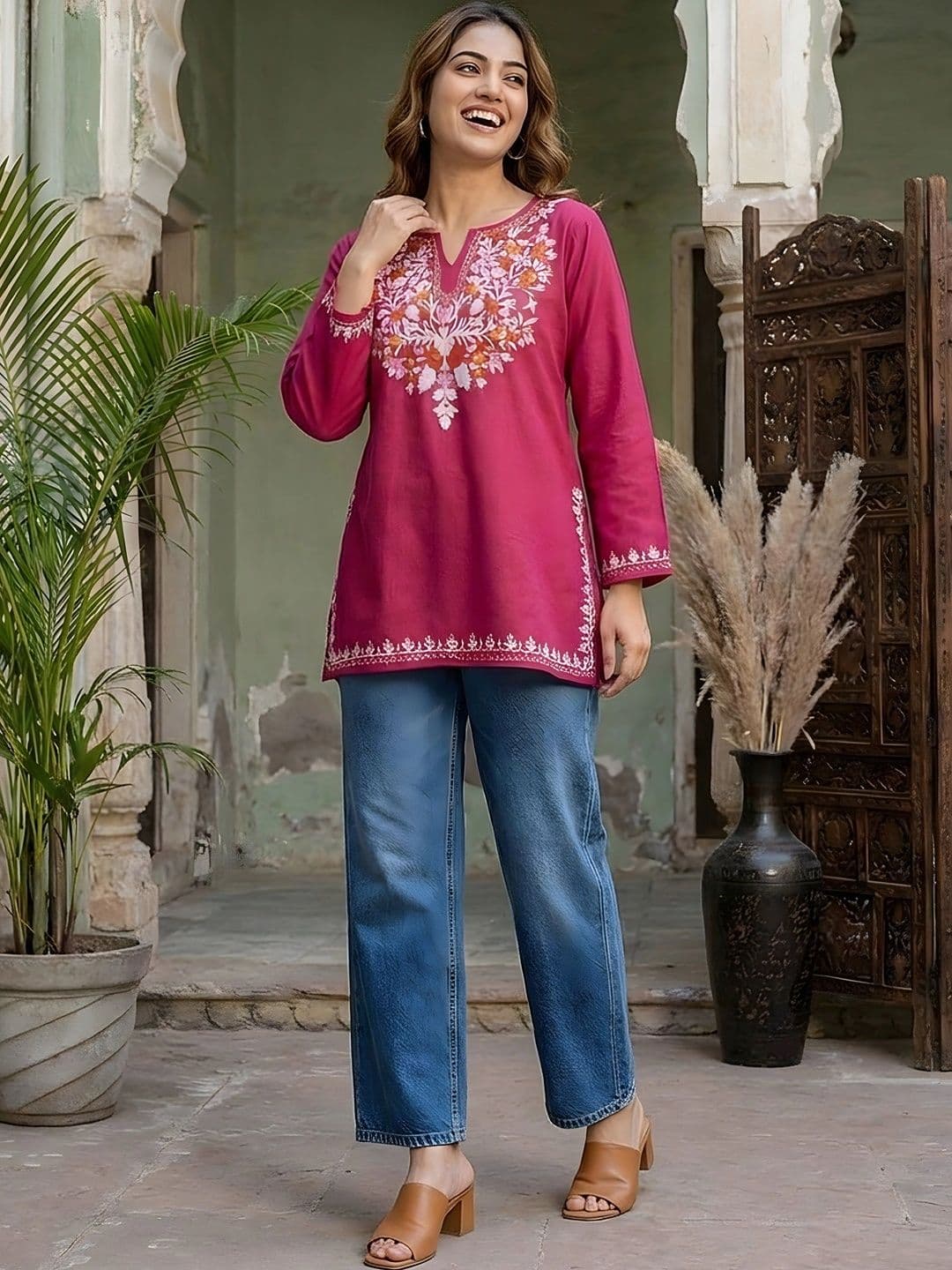 Sangria Women Floral Embroidered Thread Work Kurta - view 1