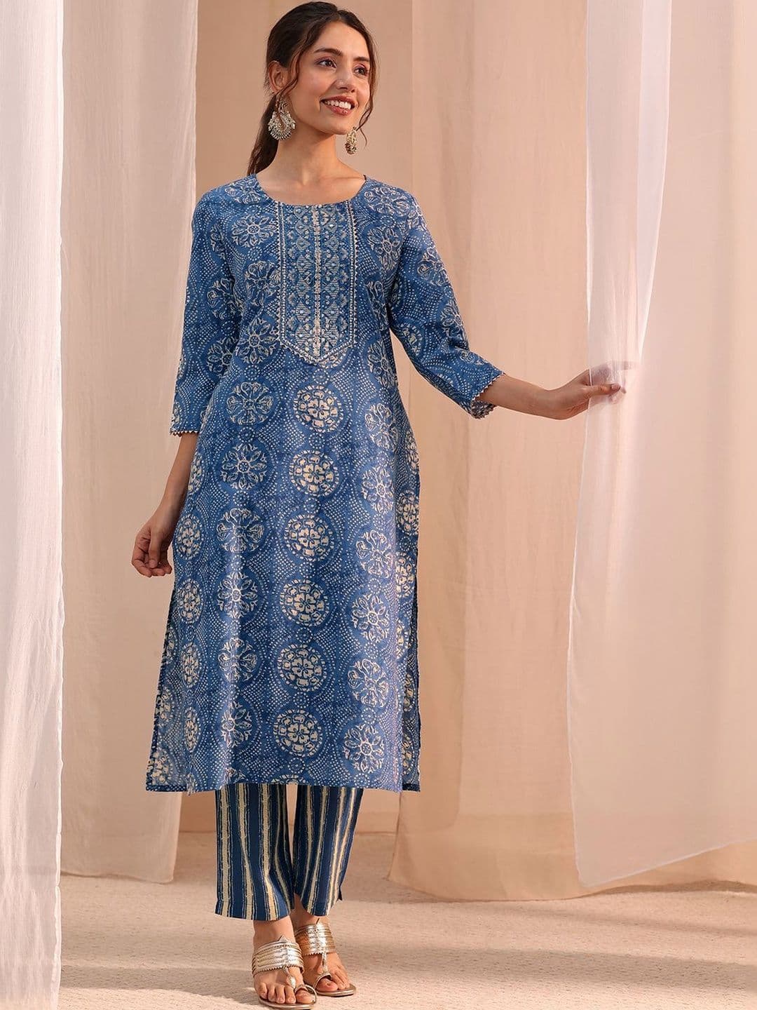 Gerua By Libas Women Ethnic Motifs Printed Regular Kurta with Trousers & With Dupatta thumbnail 4