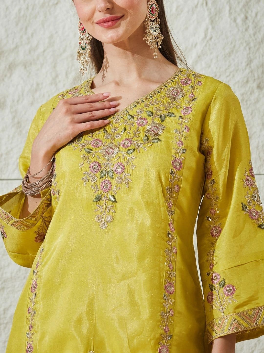 MOKOSH Women Ethnic Motifs Embroidered Regular Thread Work Pure Silk Kurta with Palazzos thumbnail 4