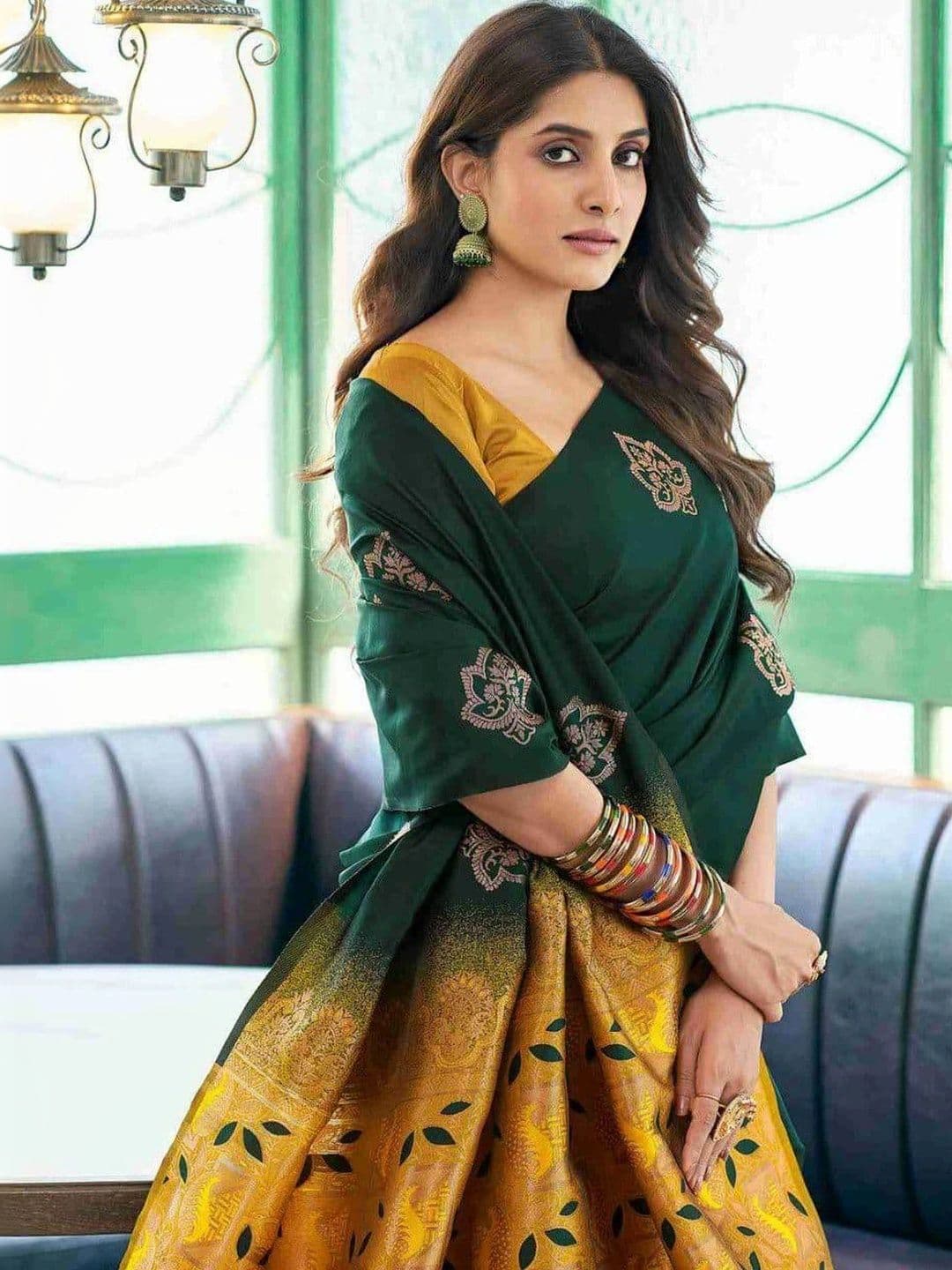 Vmdesigns Woven Design Zari Art Silk Banarasi Saree thumbnail 3