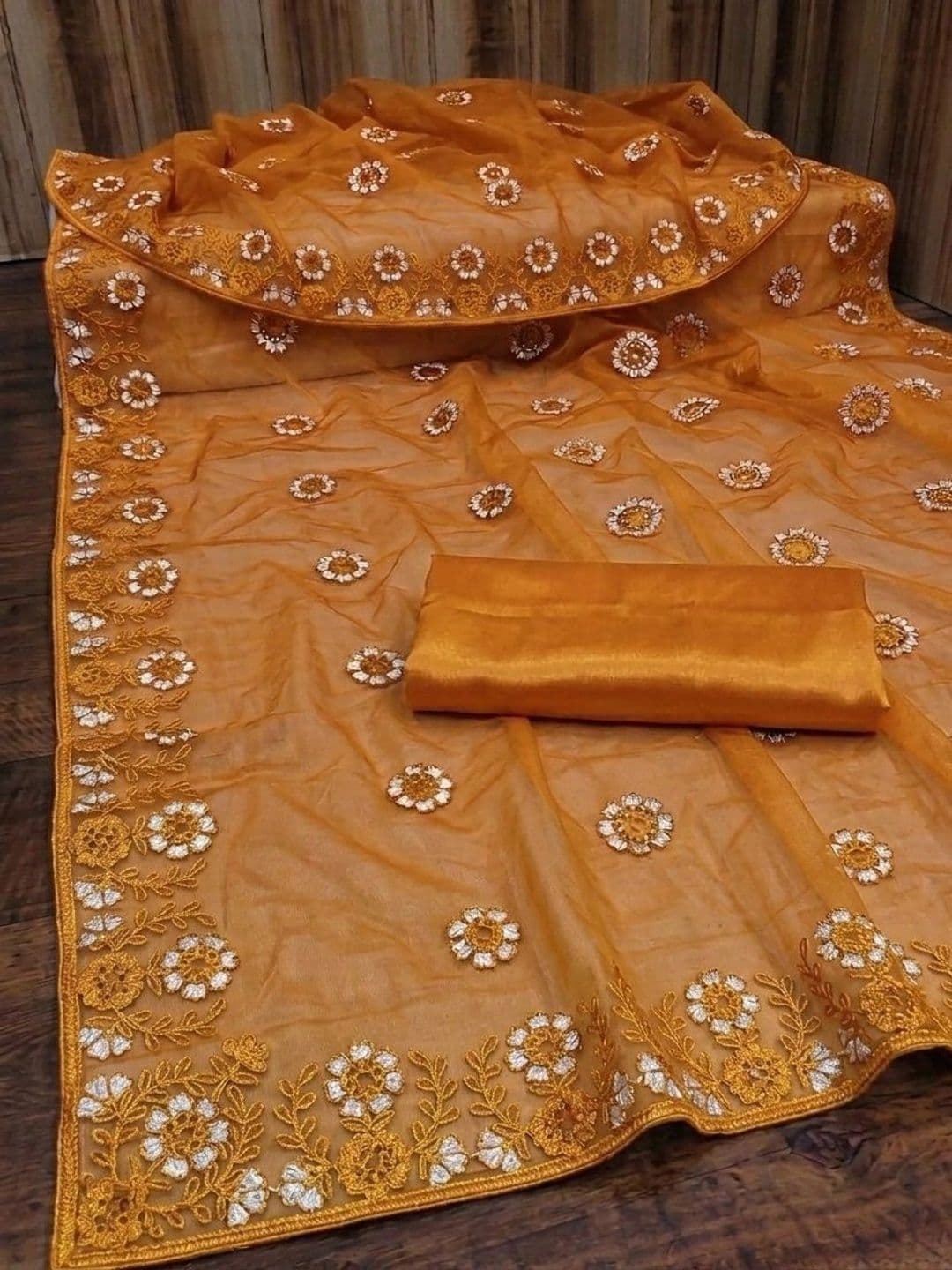 akhodalkrp Floral Embroidered Net Saree thumbnail 4
