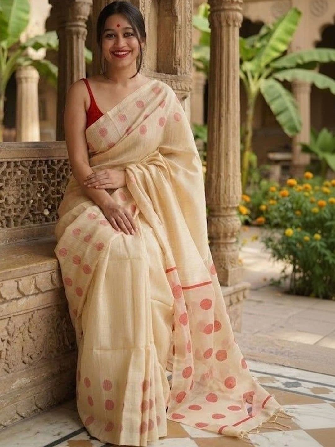 GMK Fashions Polka Dot Zari Art Silk Banarasi Saree thumbnail 3