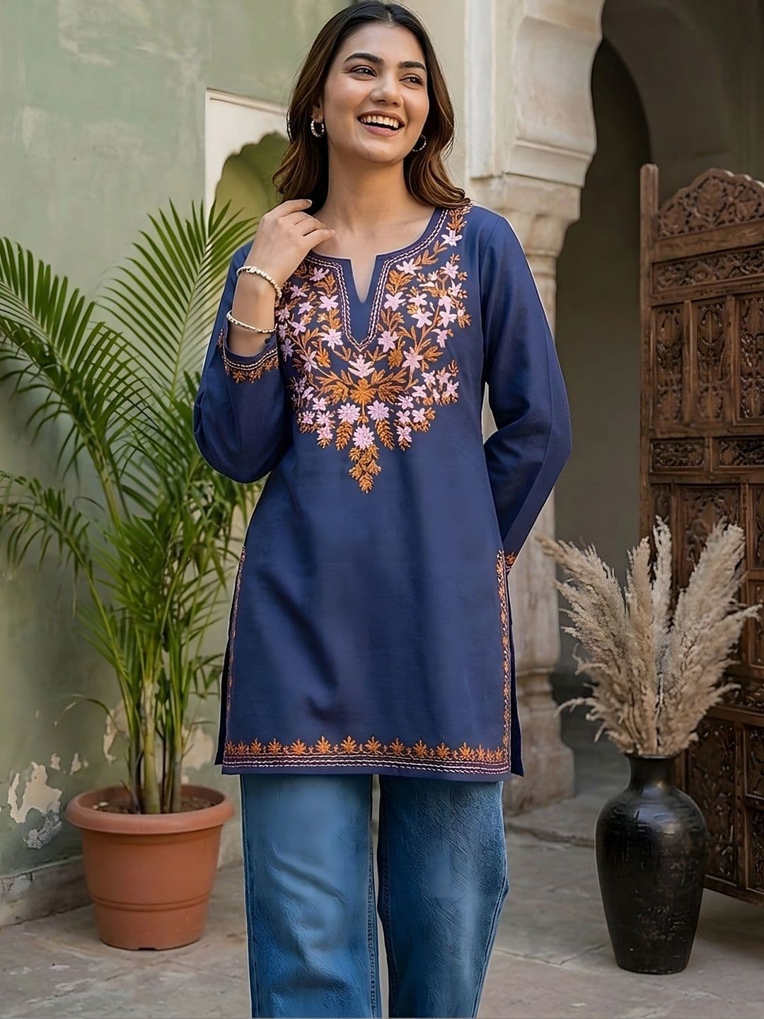Sangria Women Embroidered Thread Work Kurta thumbnail 4