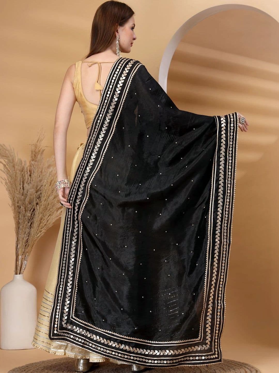 KALINI Dupatta with Sequinned thumbnail 3