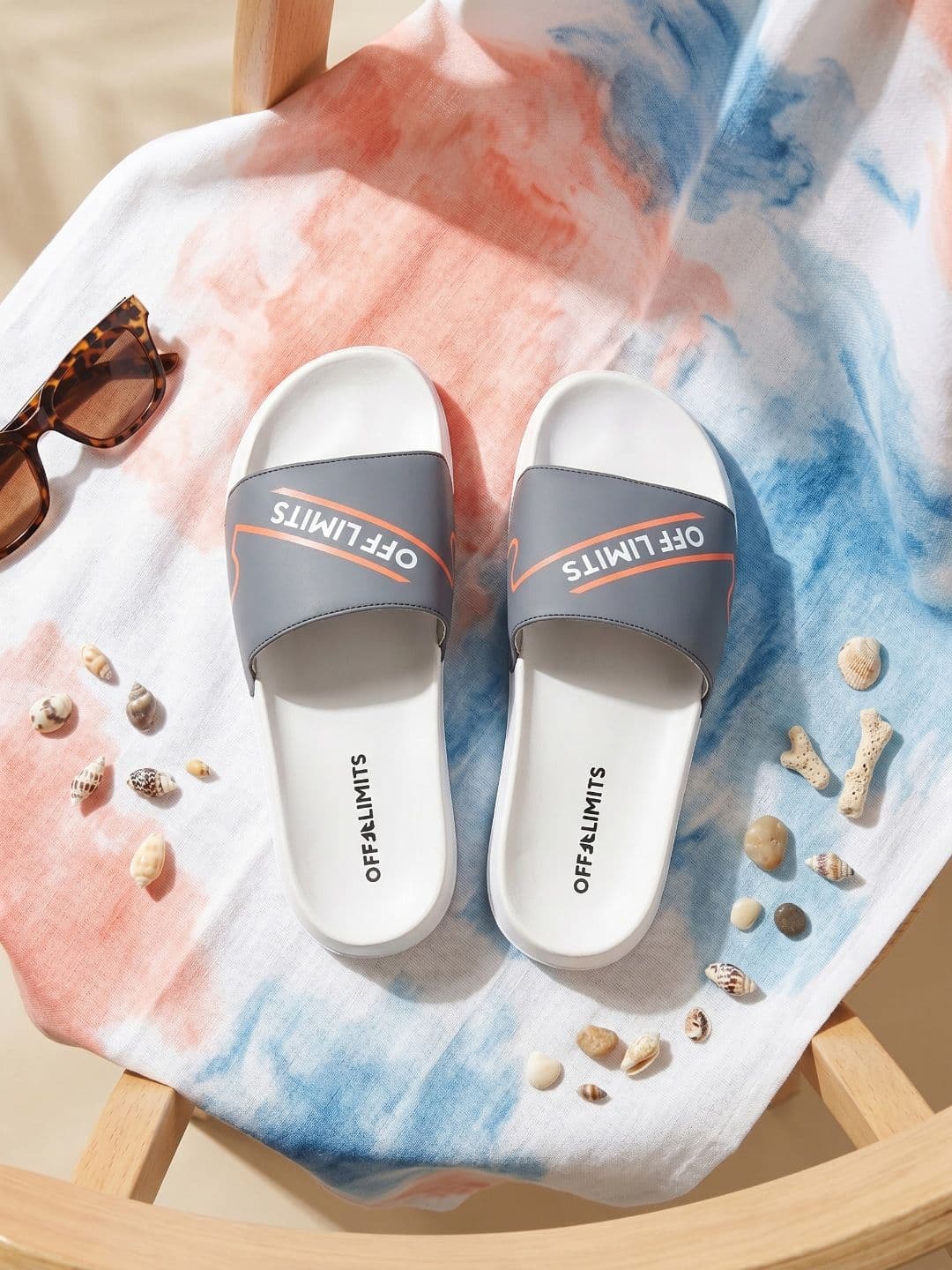 OFF LIMITS Men Colourblocked Sliders - view 1