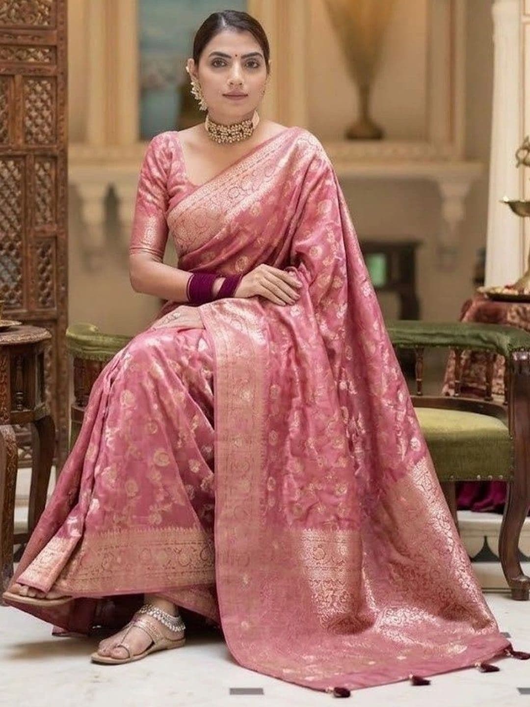 AAVEE Woven Design Zari Art Silk Banarasi Saree thumbnail 2