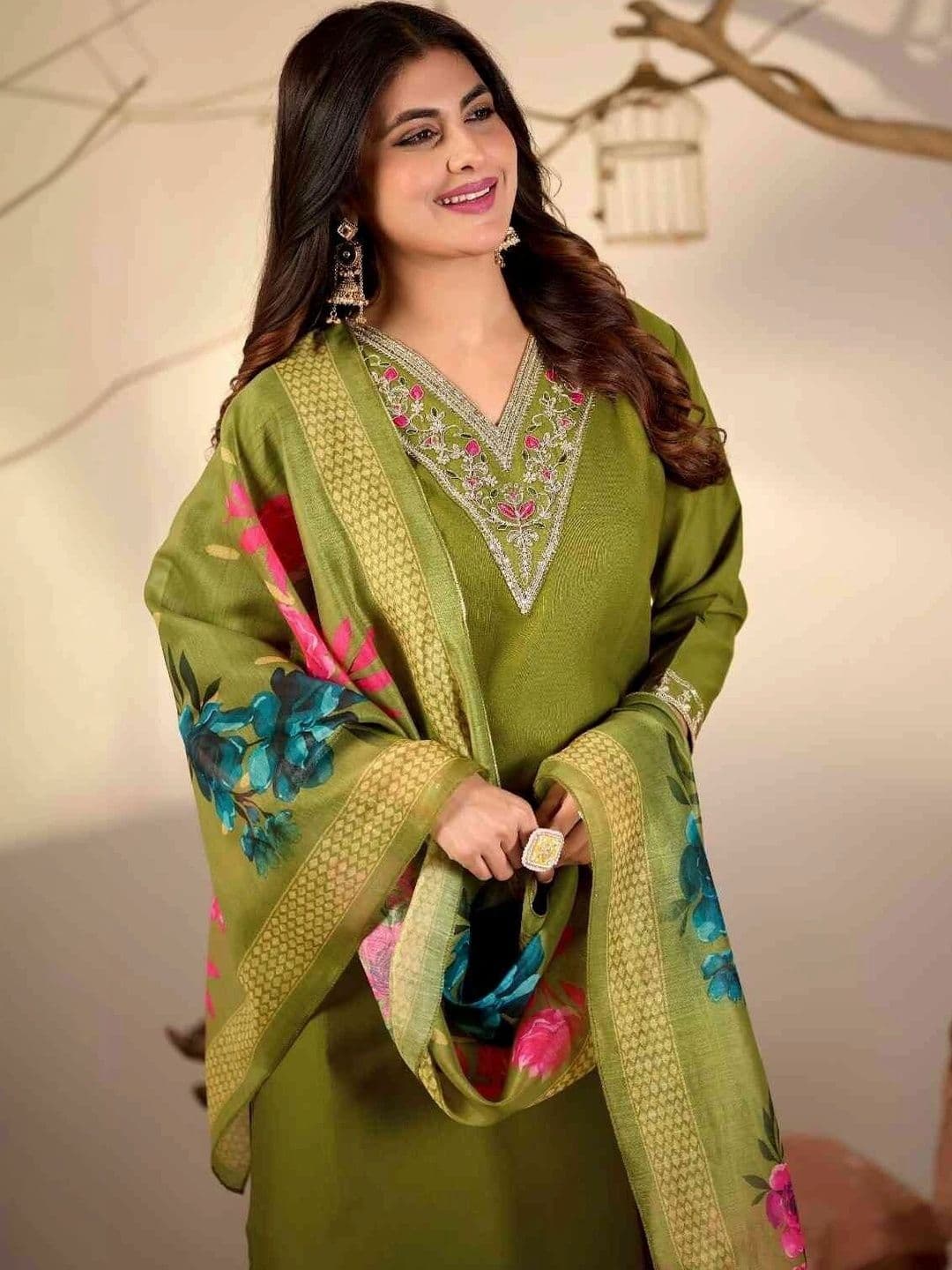 NAVYAAZRI Women Floral Embroidered Regular Thread Work Kurta with Trousers & With Dupatta thumbnail 2