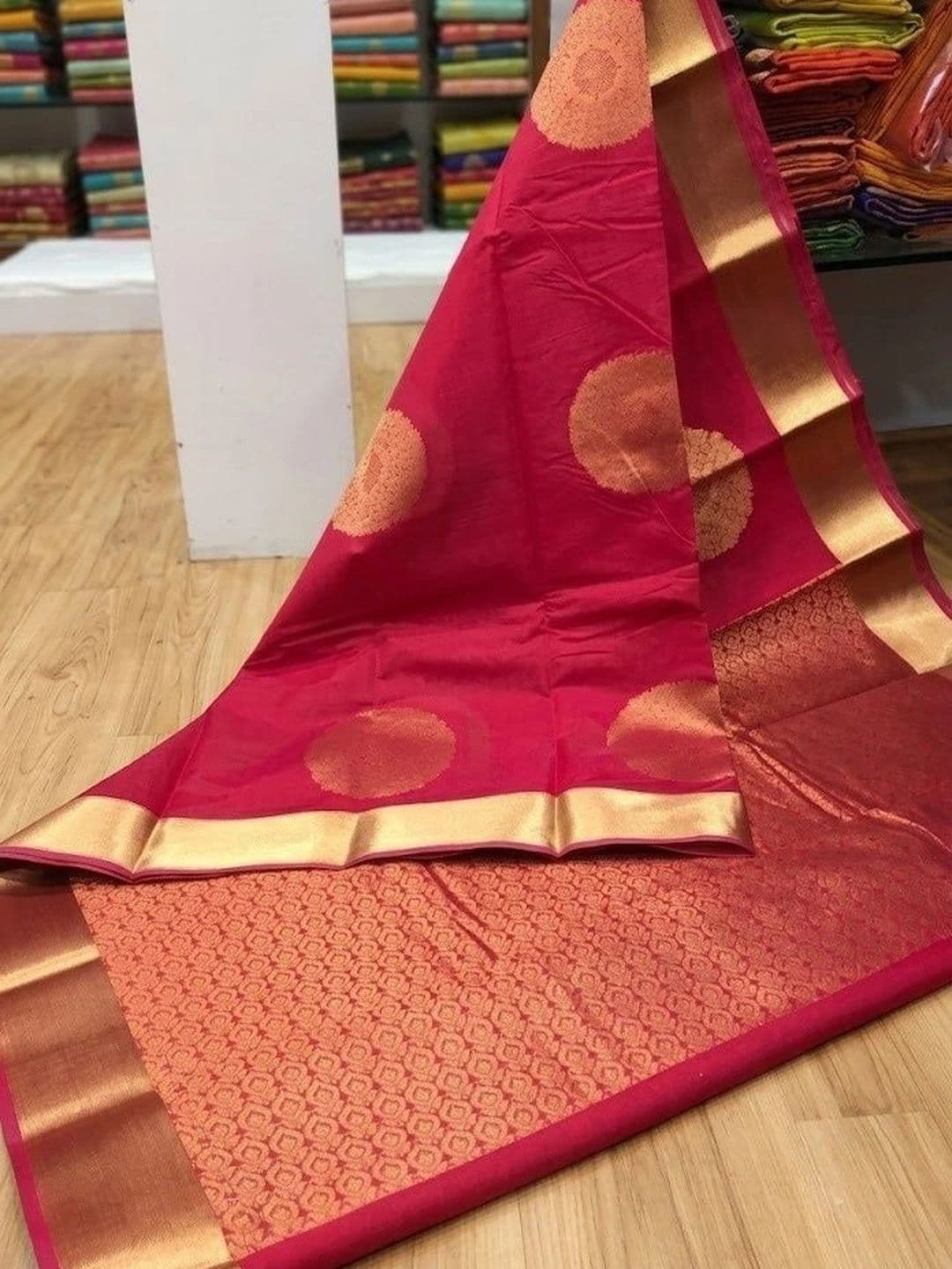 Zimzims Woven Design Zari Art Silk Banarasi Saree thumbnail 4