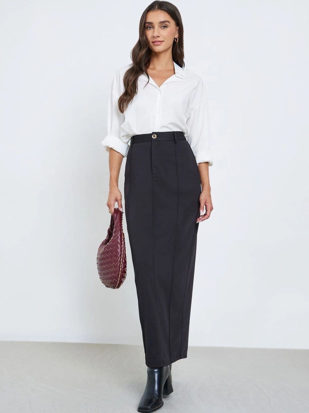 Styli Women Back Slit Maxi Straight Skirt thumbnail 2