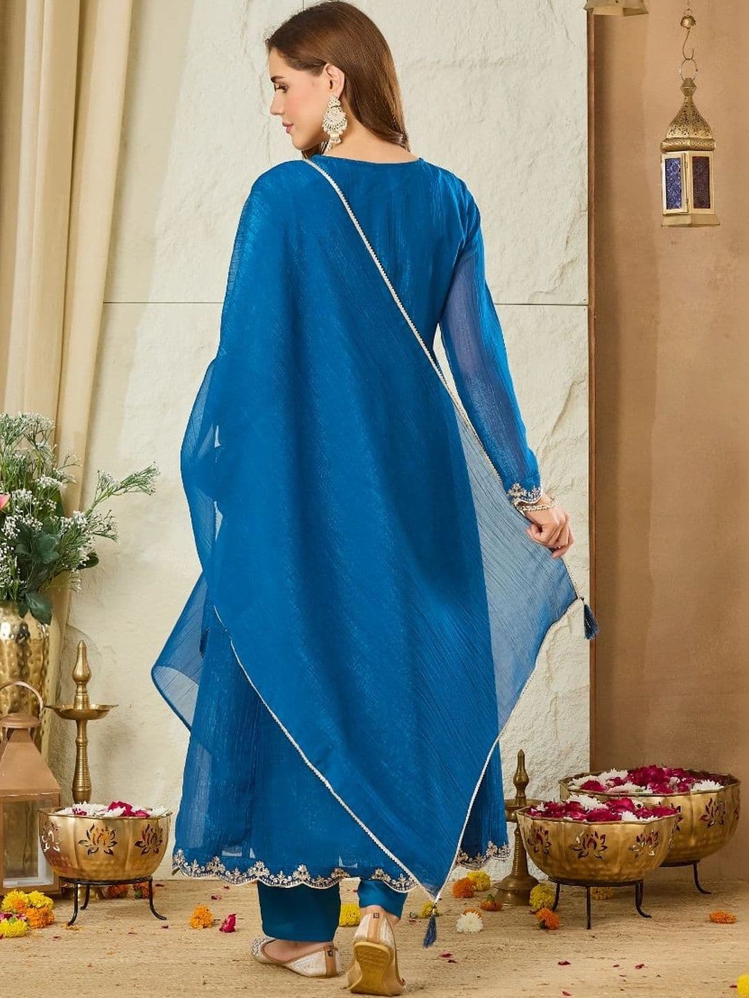 MOKOSH Women Ethnic Motifs Embroidered Empire Thread Work Pure Silk Kurta with Trousers & With Dupatta thumbnail 6