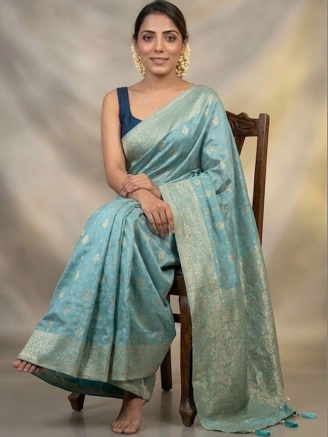 Zankhi Hosiery Woven Design Zari Art Silk Banarasi Saree thumbnail 4