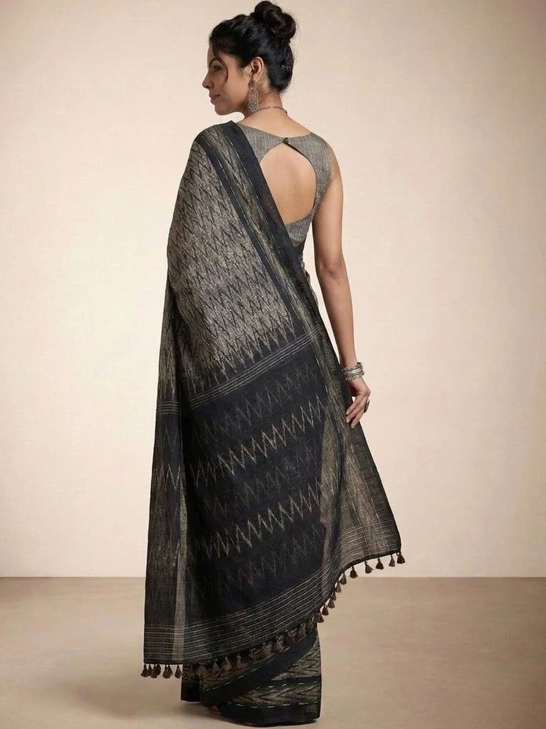 Anouk Woven Design Linen Blend Ikat Saree thumbnail 2