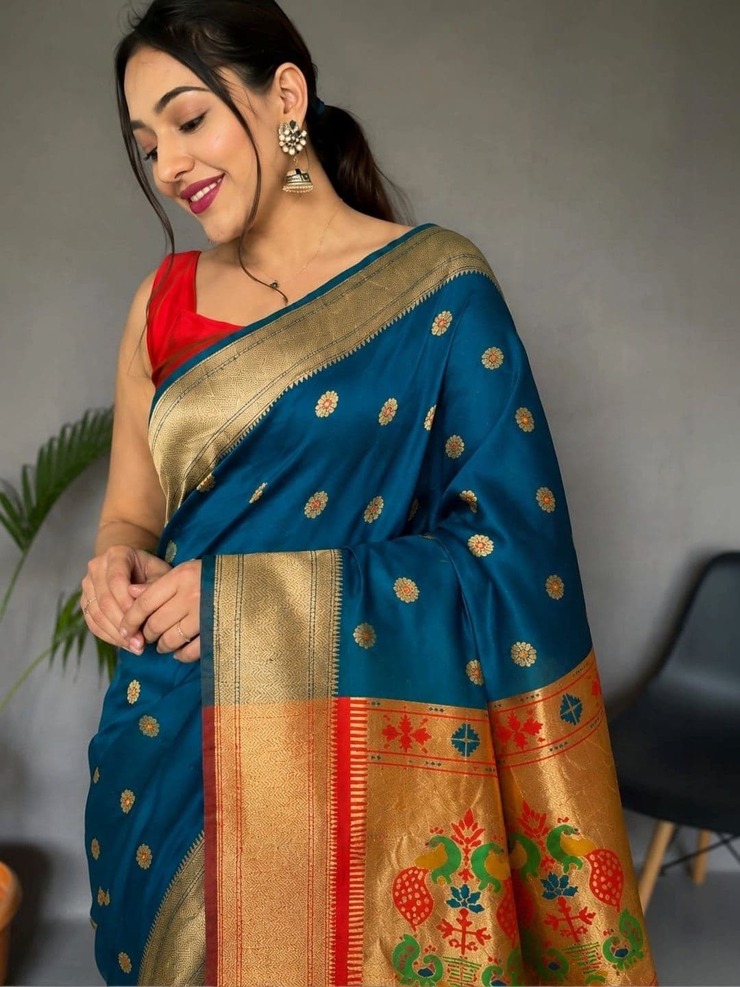 vastranagari Woven Design Zari Art Silk Designer Banarasi Saree thumbnail 4