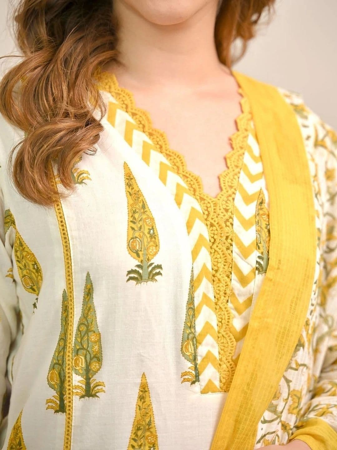 HERE&NOW Women Ethnic Motifs Printed Regular Pure Cotton Kurta with Trousers & With Dupatta thumbnail 5