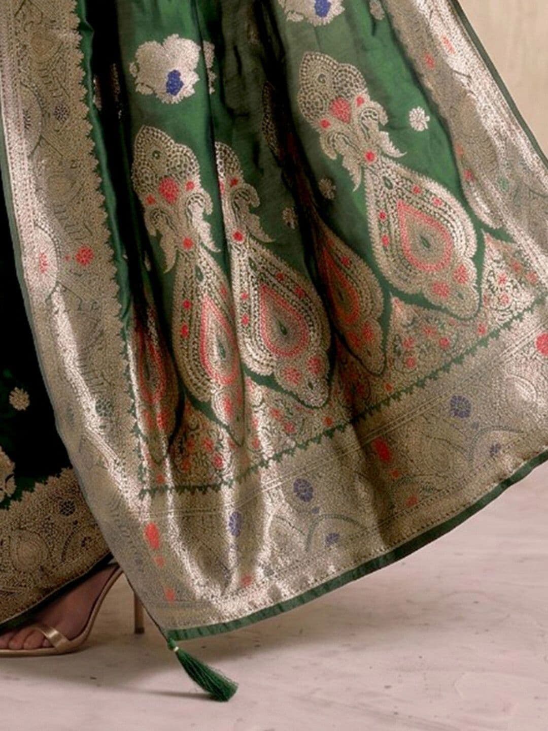 SAARA Woven Design Zari Silk Blend Saree thumbnail 4