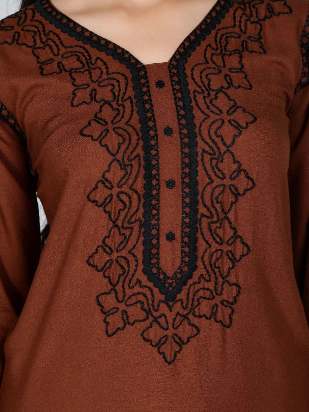 YOJINI Women Ethnic Motifs Embroidered Regular Thread Work Kurta with Palazzos thumbnail 4