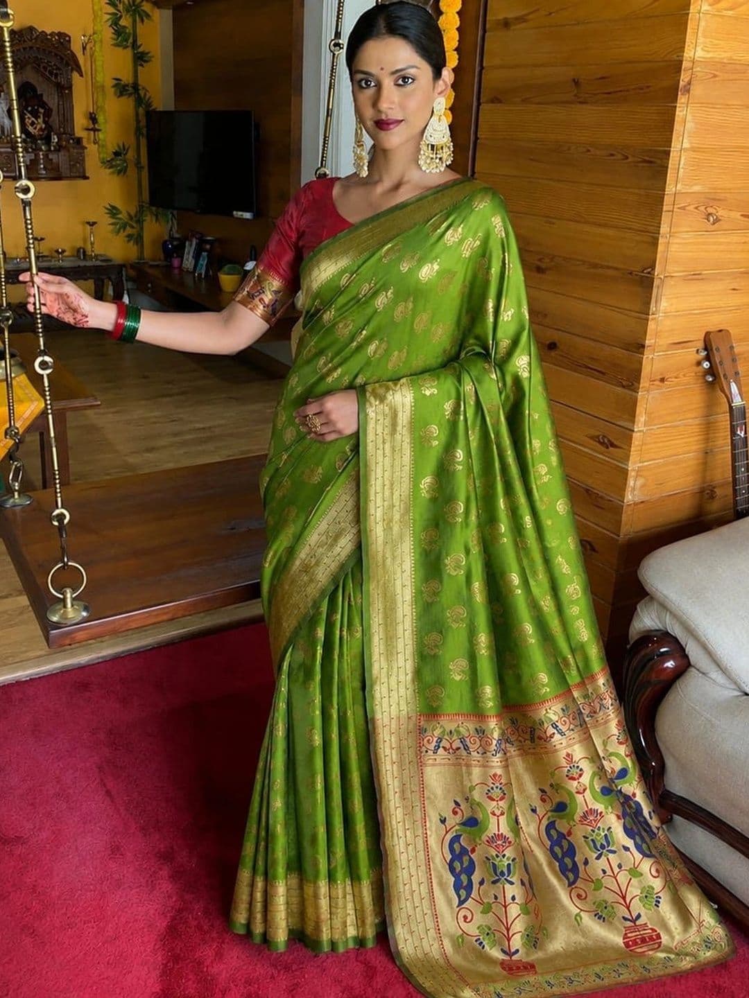 vastranagari Woven Design Zari Art Silk Designer Banarasi Saree - view 1
