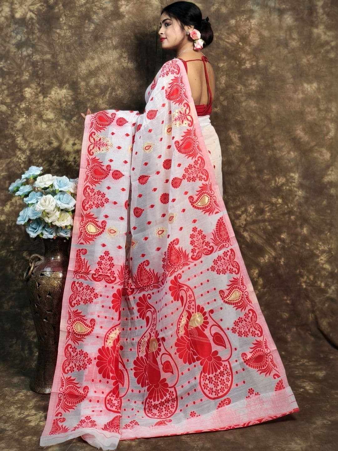MRITTIKA LOOMS Floral Pure Cotton Saree thumbnail 3