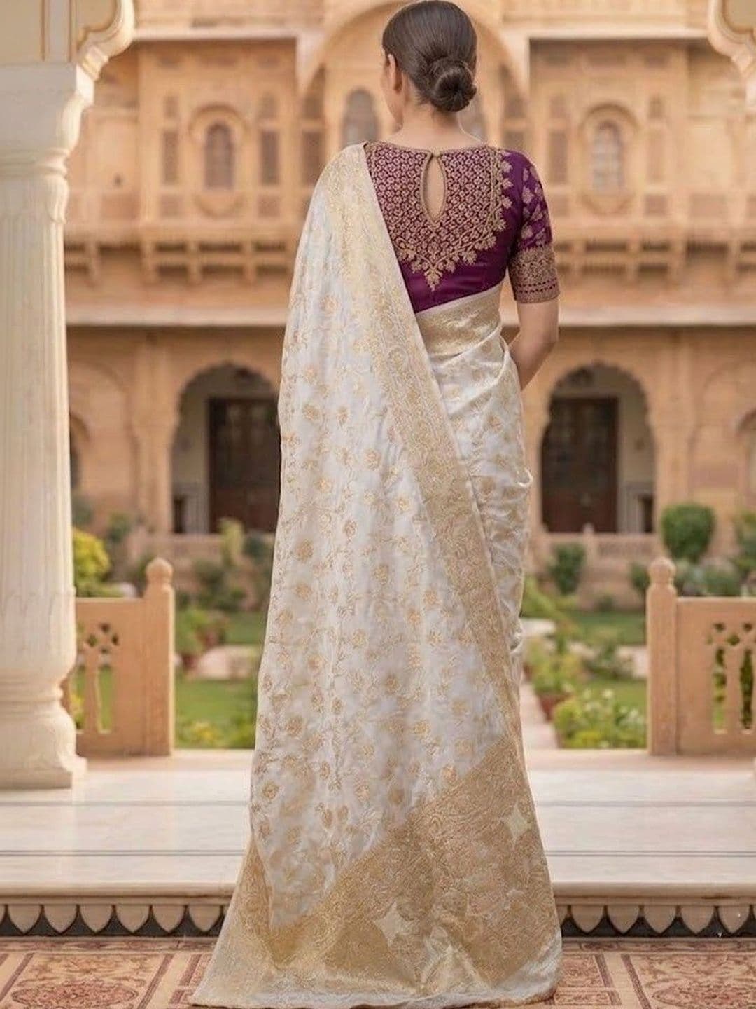 clotheva Woven Design Zari Art Silk Banarasi Saree thumbnail 3