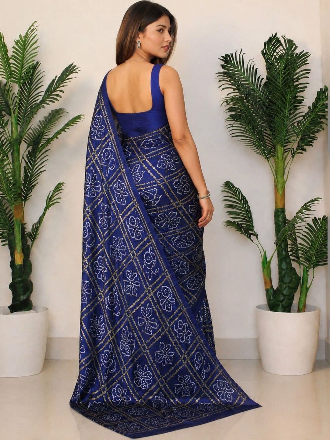 GHAN SALS Women  Bandhani Pure Georgette Saree thumbnail 4