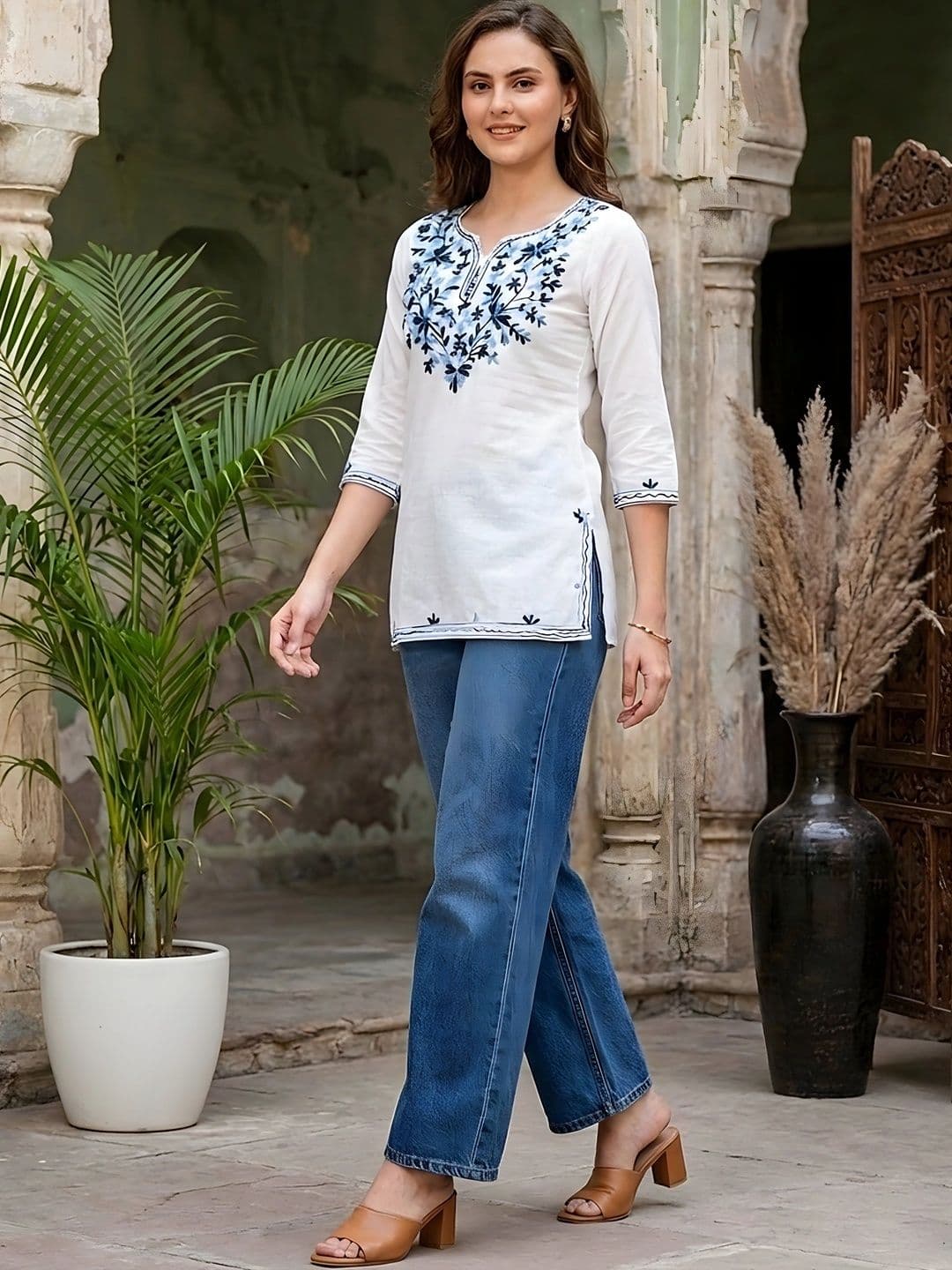Sangria Women Embroidered Thread Work Kurta thumbnail 3