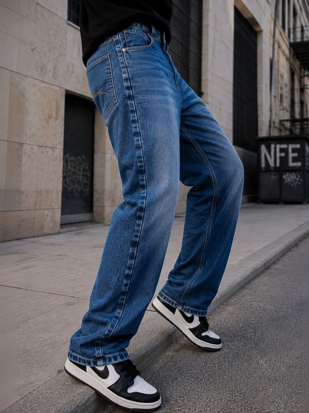 Bene Kleed Men Relaxed Fit Mid-Rise Low Distress Light Fade Jeans thumbnail 6