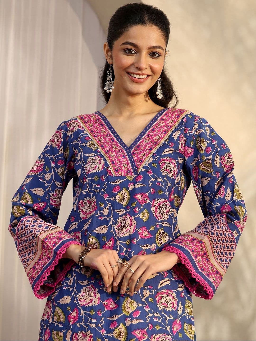 Libas Women Phoebe Blue Printed Cotton Straight Kurta thumbnail 6
