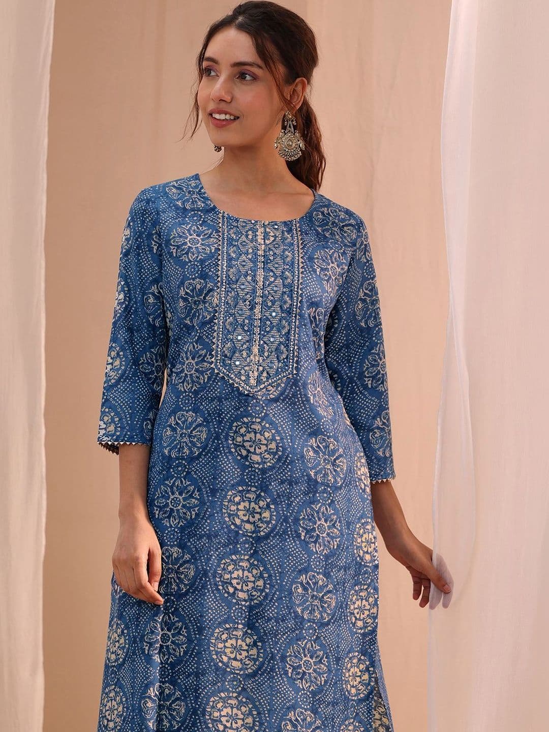 Gerua By Libas Women Ethnic Motifs Printed Regular Kurta with Trousers & With Dupatta thumbnail 3