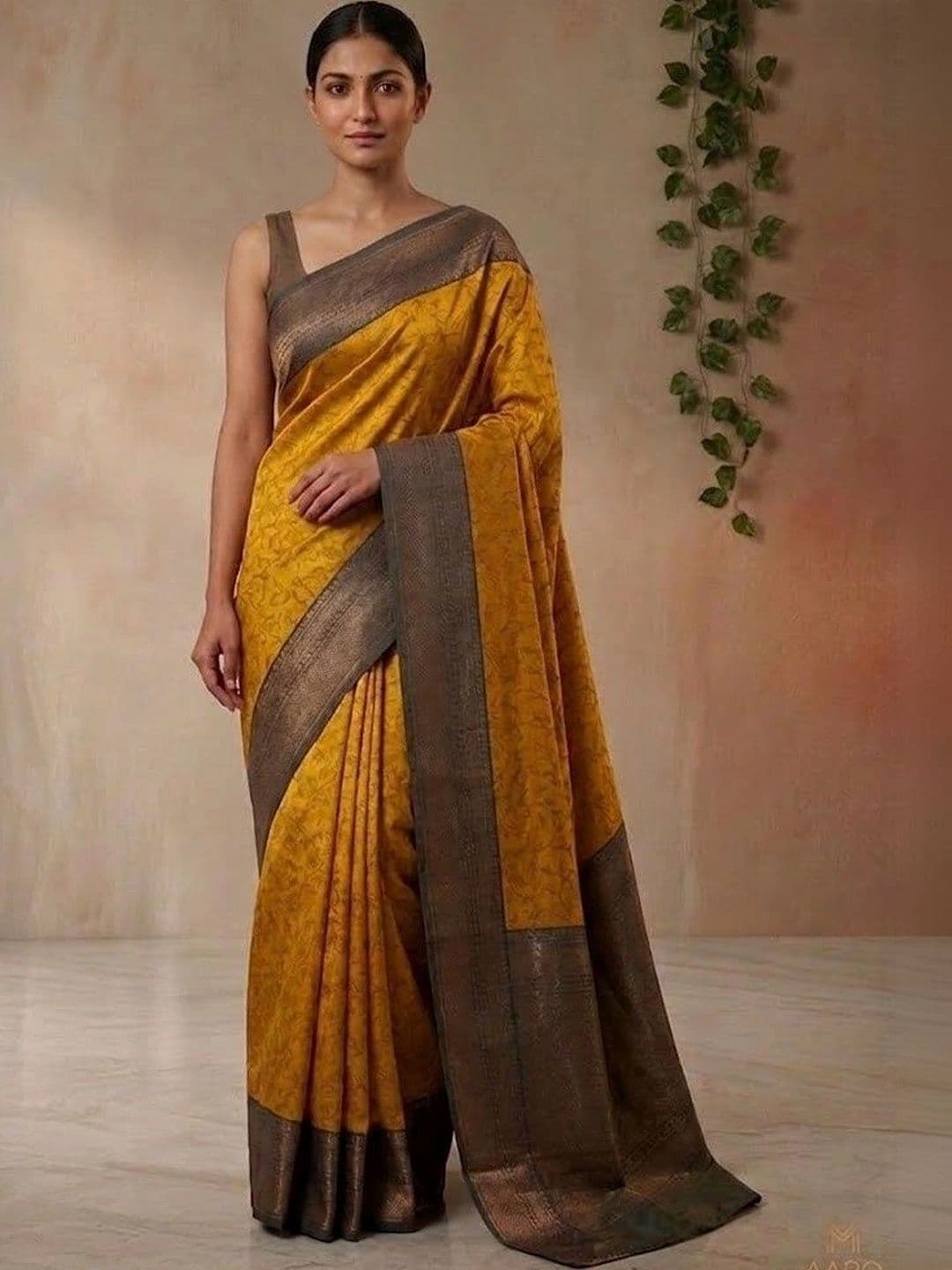 JUICE BEAUTY Woven Design Zari Art Silk Banarasi Saree - view 1