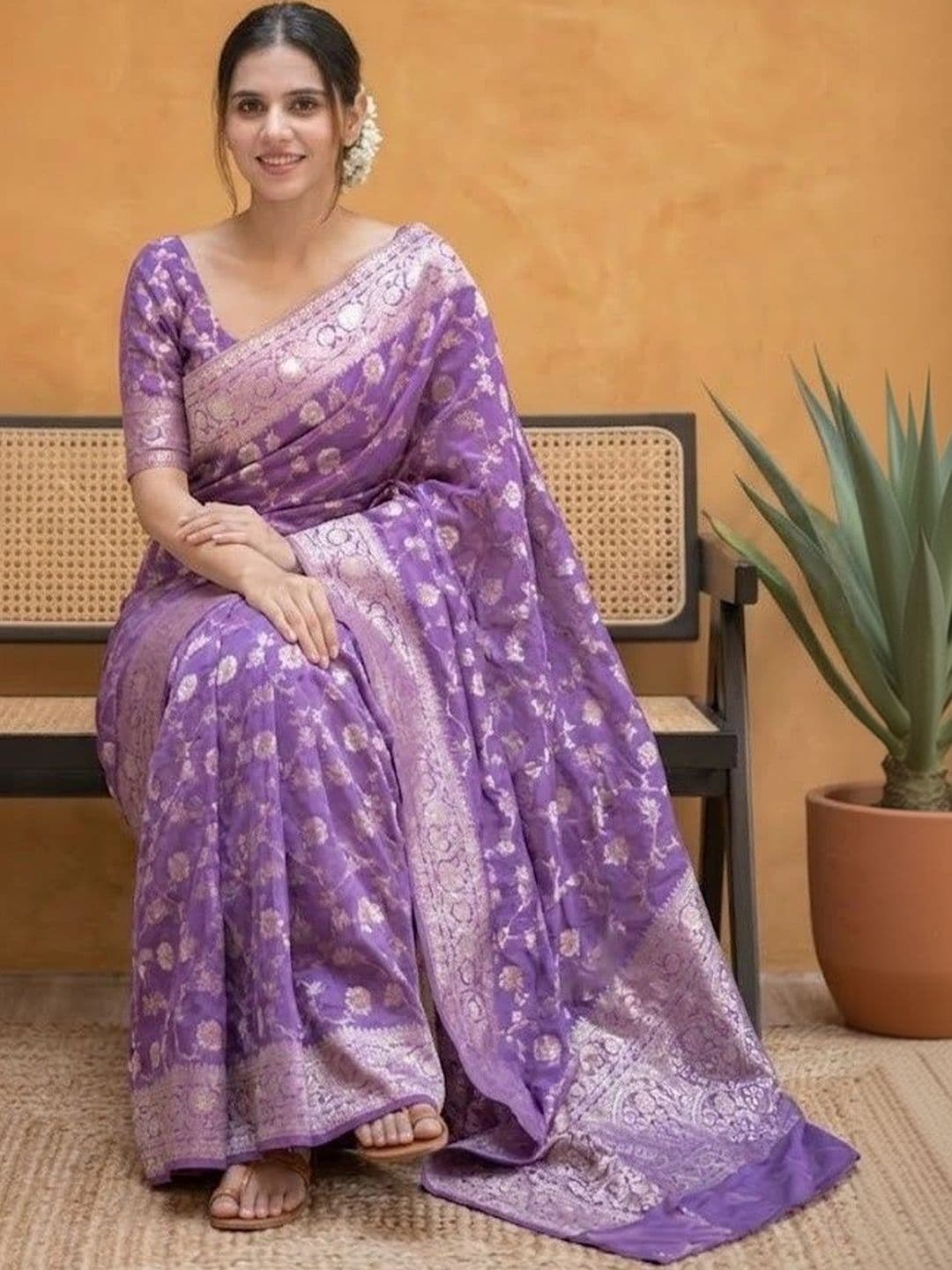 THE AQUARIUS Woven Design Zari Art Silk Banarasi Saree thumbnail 4