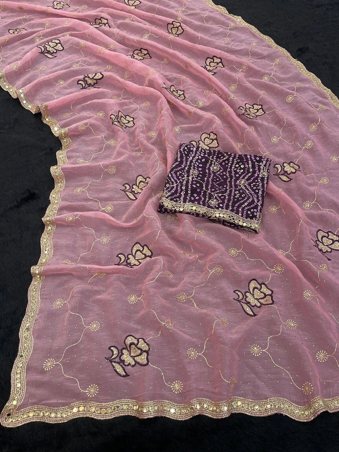 SmileyFashion Floral Embroidered Poly Georgette Saree thumbnail 6