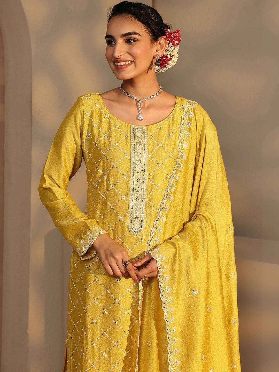 Libas Women Ethnic Motifs Embroidered Regular Thread Work Kurta with Trousers & With Dupatta thumbnail 6
