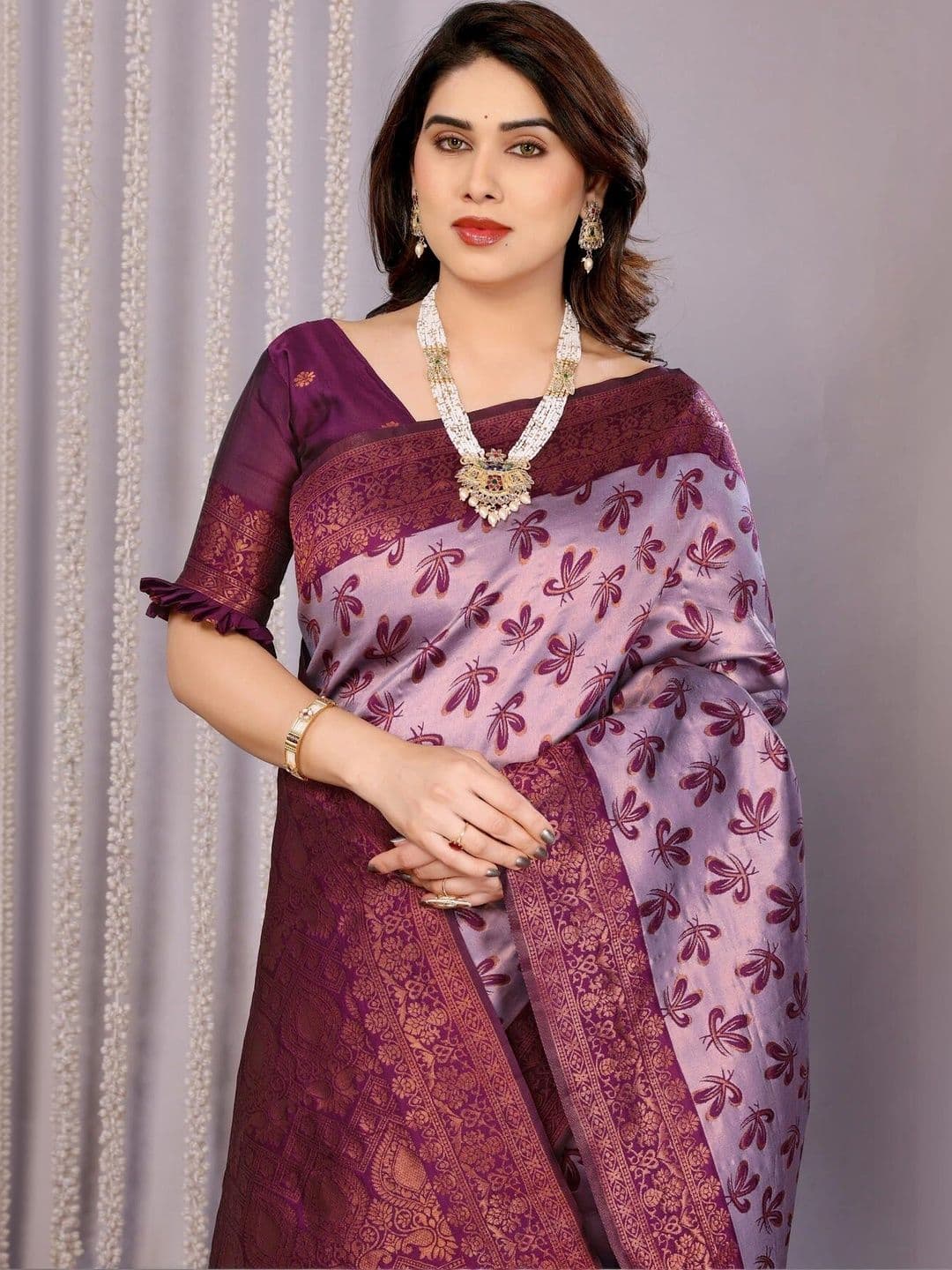 VS MALL Woven Design Zari Banarasi Saree thumbnail 3
