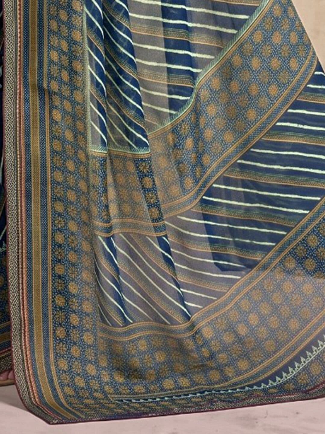 SAARA Striped Pure Georgette Saree thumbnail 3
