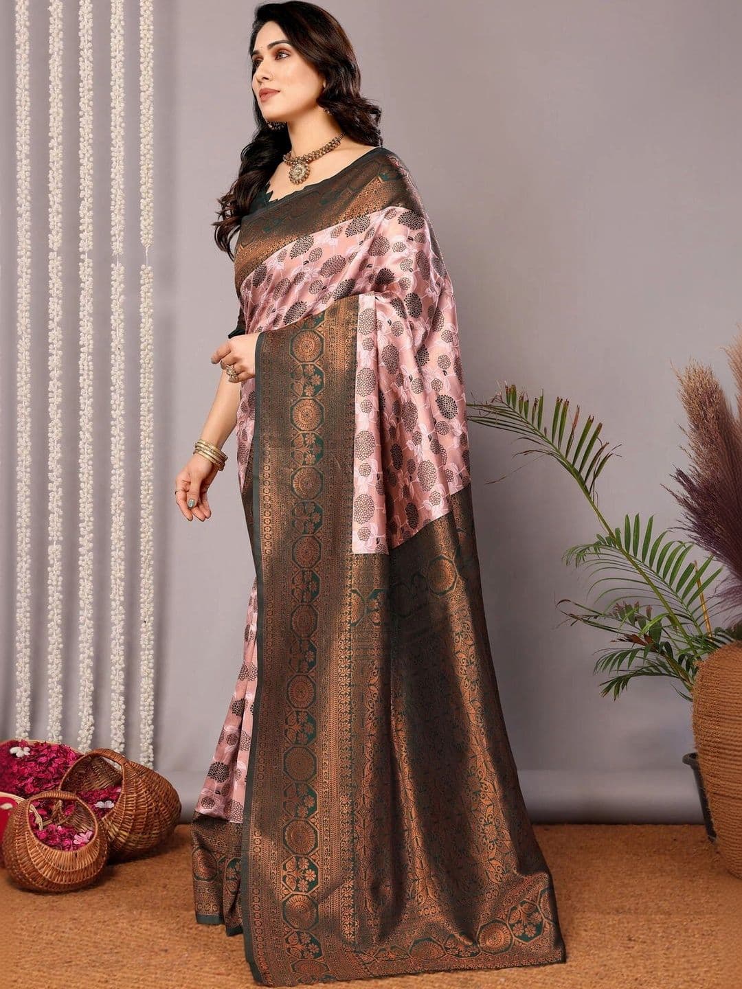 VS MALL Woven Design Zari Banarasi Saree thumbnail 2