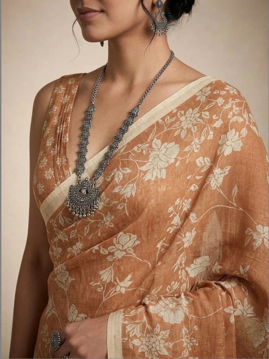 Anouk Floral Silk Blend Saree thumbnail 6