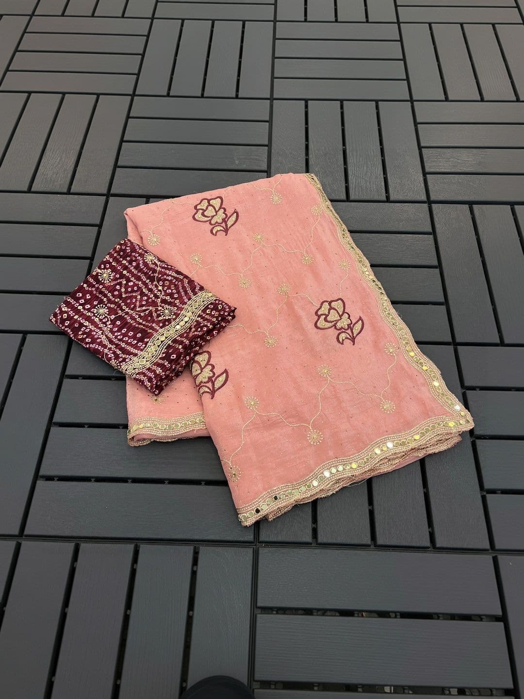 SmileyFashion Floral Poly Georgette Saree thumbnail 6