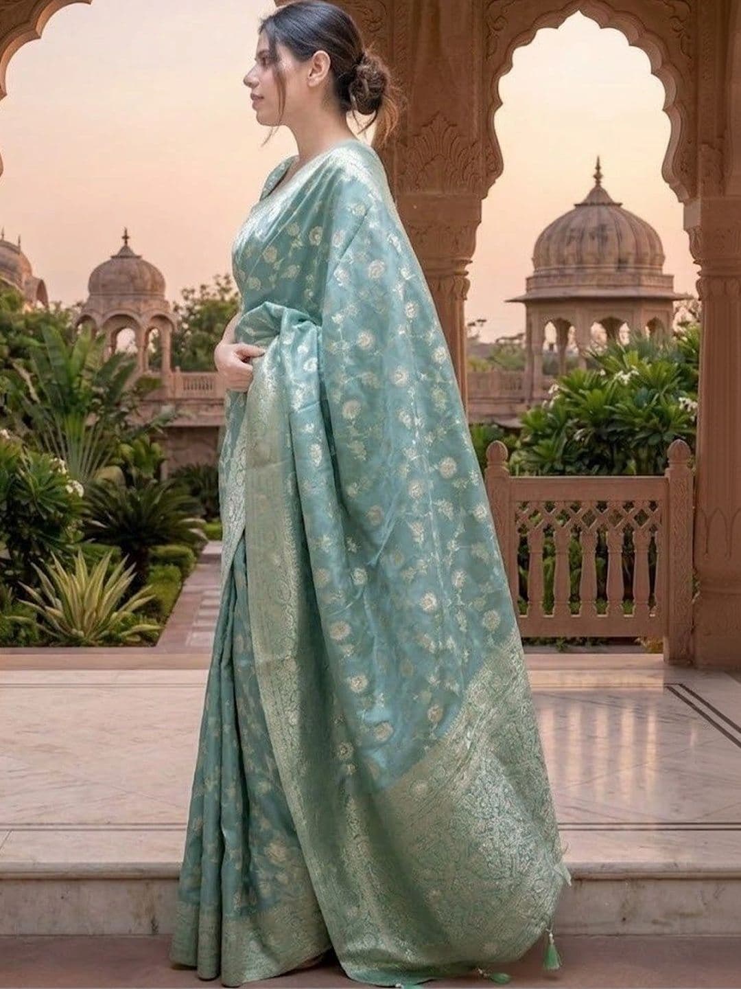FASHIONIZO Woven Design Zari Art Silk Banarasi Saree thumbnail 3