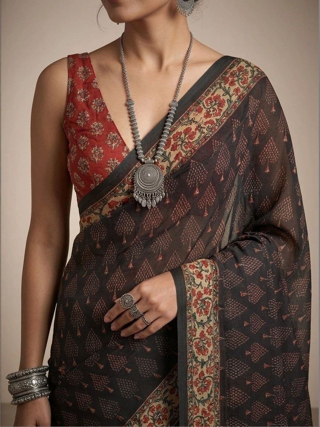 Anouk Ethnic Motifs Art Silk Ikat Saree thumbnail 5
