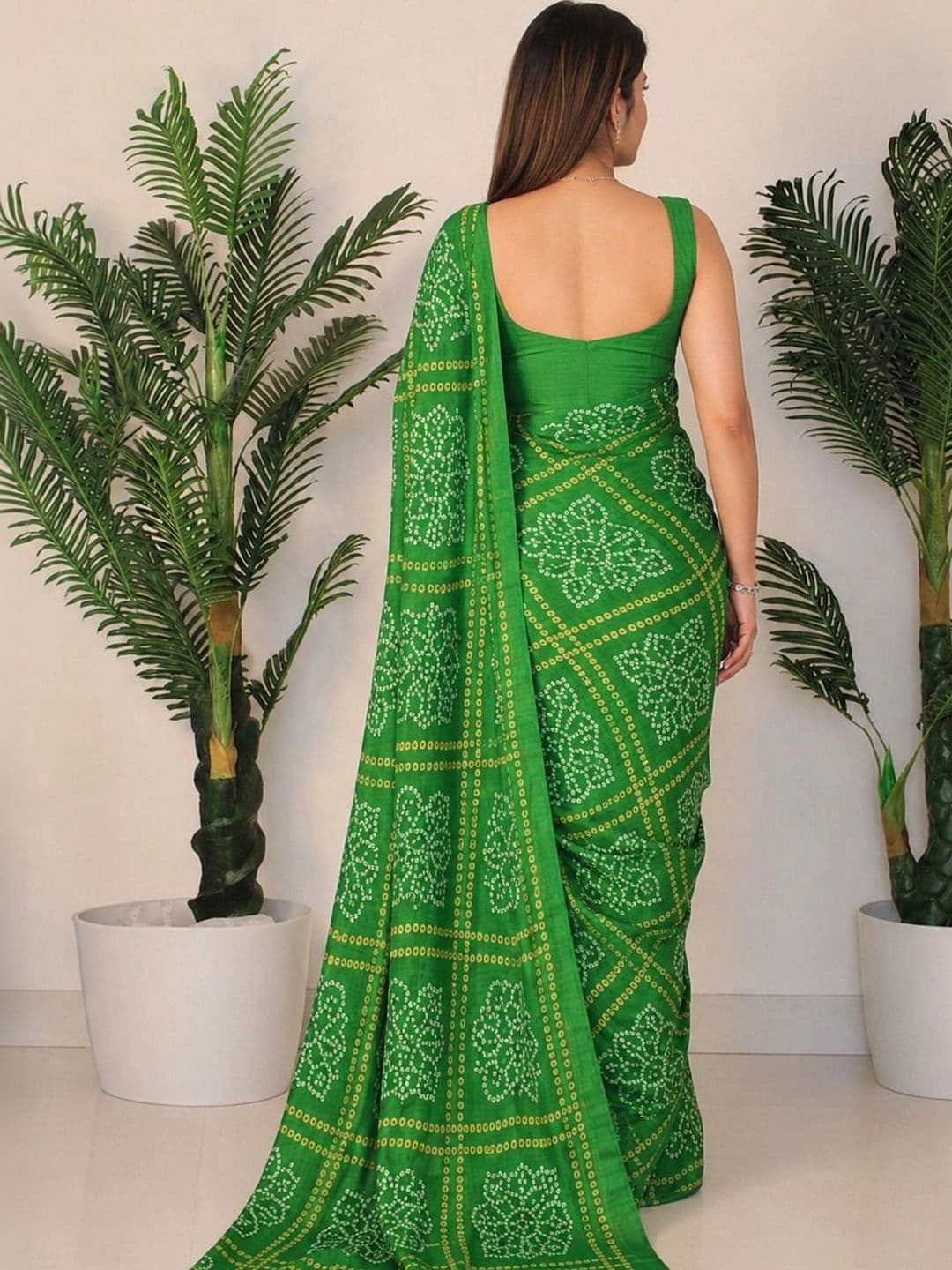 SANJANA  SILK SANJANA SILK Bandhani Pure Georgette Saree thumbnail 4