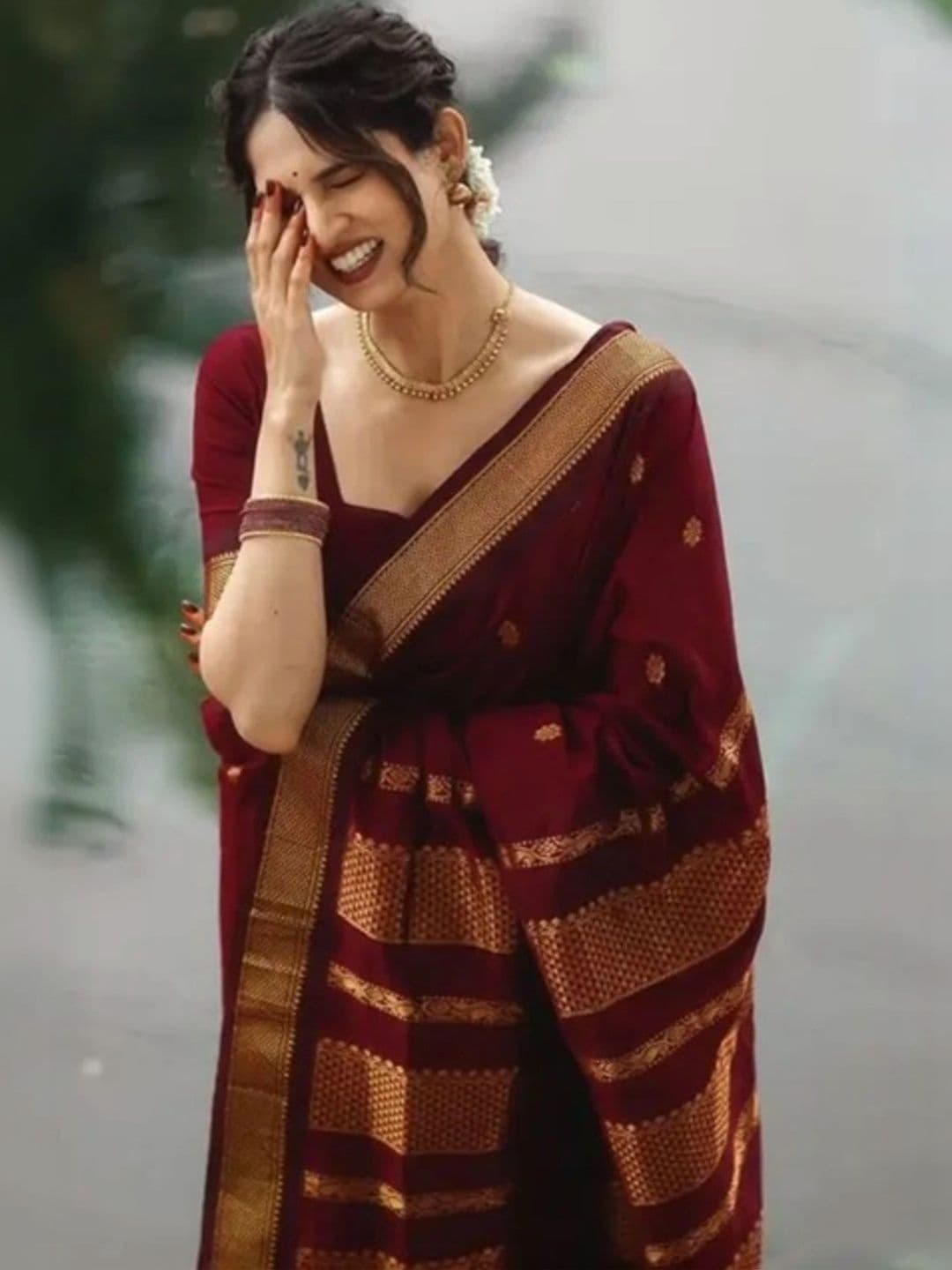 VS MALL Ethnic Motifs Zari Banarasi Saree thumbnail 3