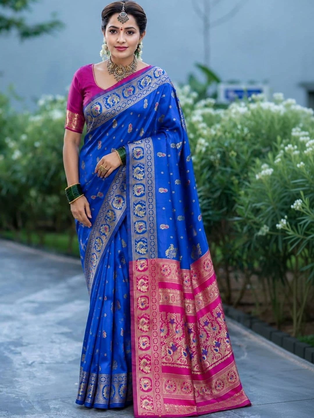vastranagari Woven Design Zari Art Silk Designer Banarasi Saree - view 1