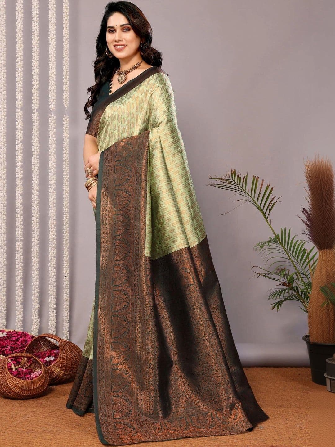 VS MALL Ethnic Motifs Zari Banarasi Saree thumbnail 3