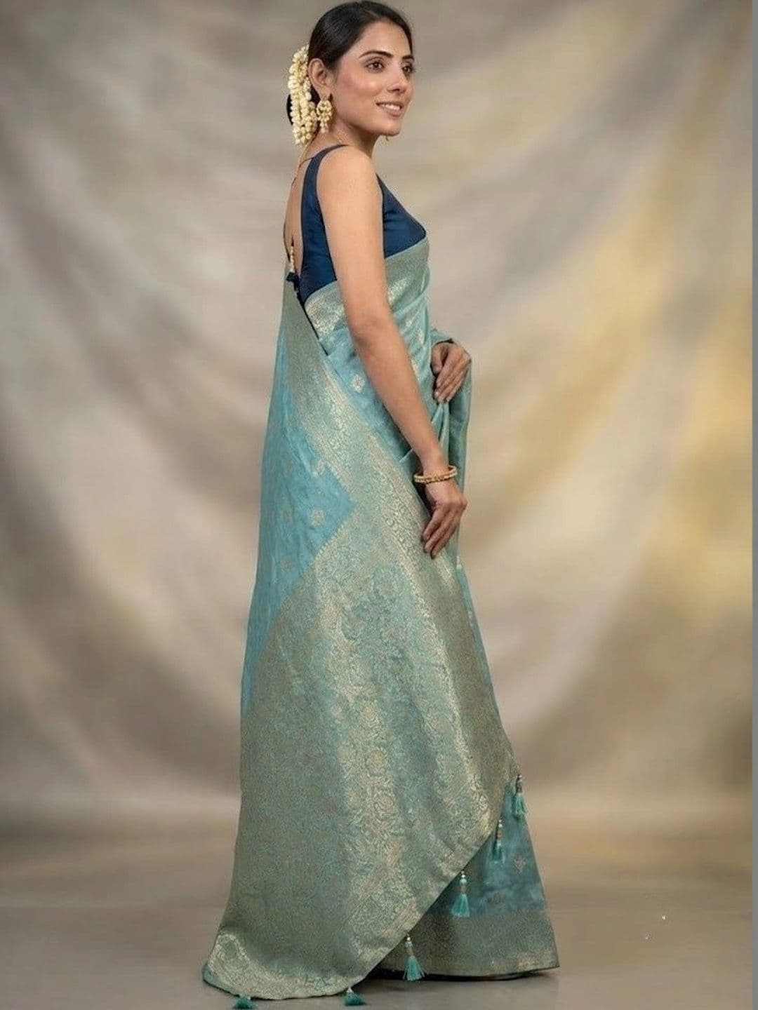VelvetHue Woven Design Zari Art Silk Banarasi Saree thumbnail 3
