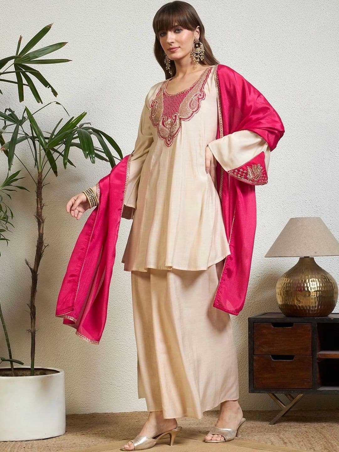 Honky Tonky Women Ethnic Motifs Embroidered Empire Thread Work Kurta with Palazzos & With Dupatta thumbnail 3