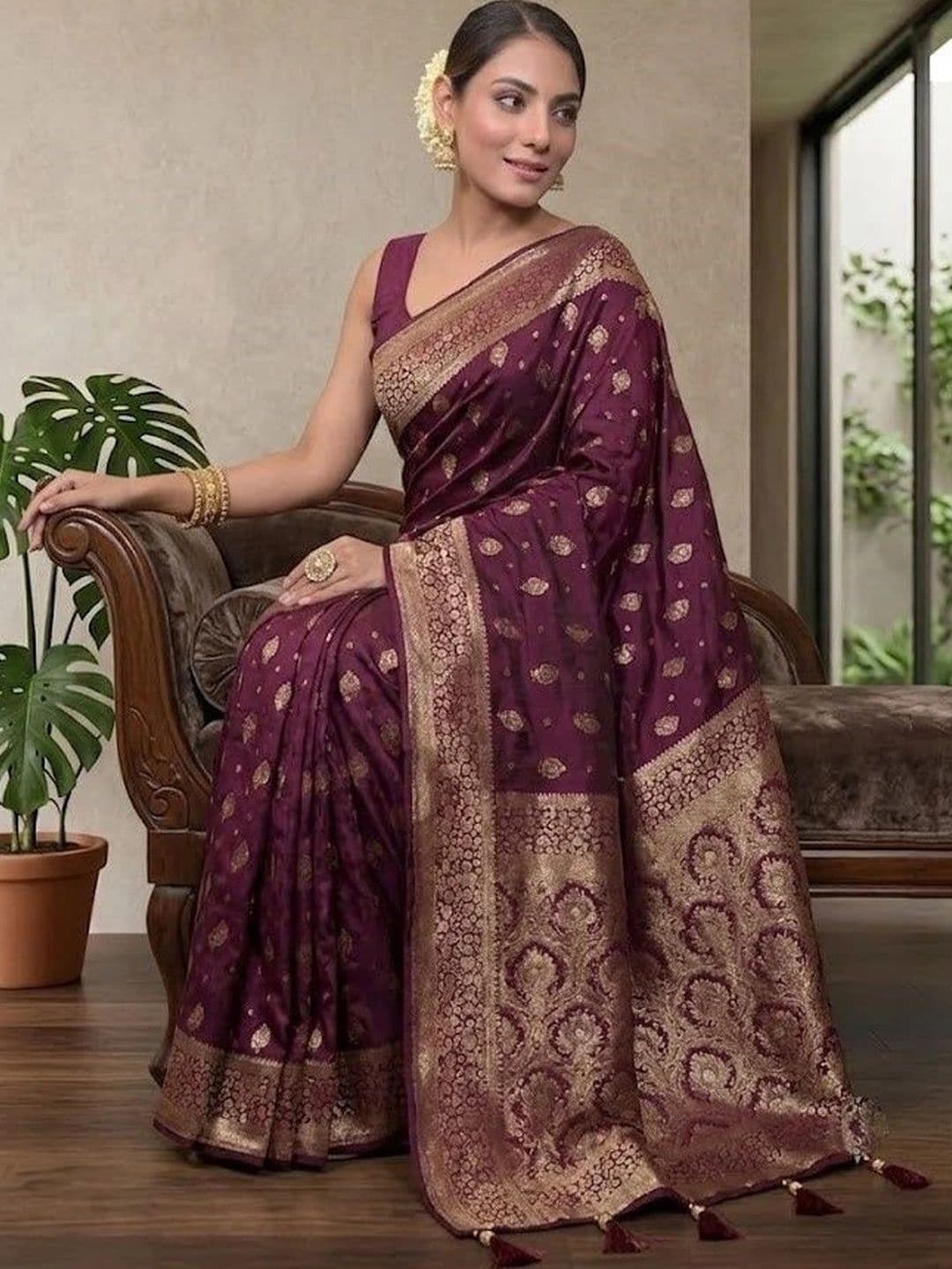 THE AQUARIUS Woven Design Zari Art Silk Banarasi Saree thumbnail 3