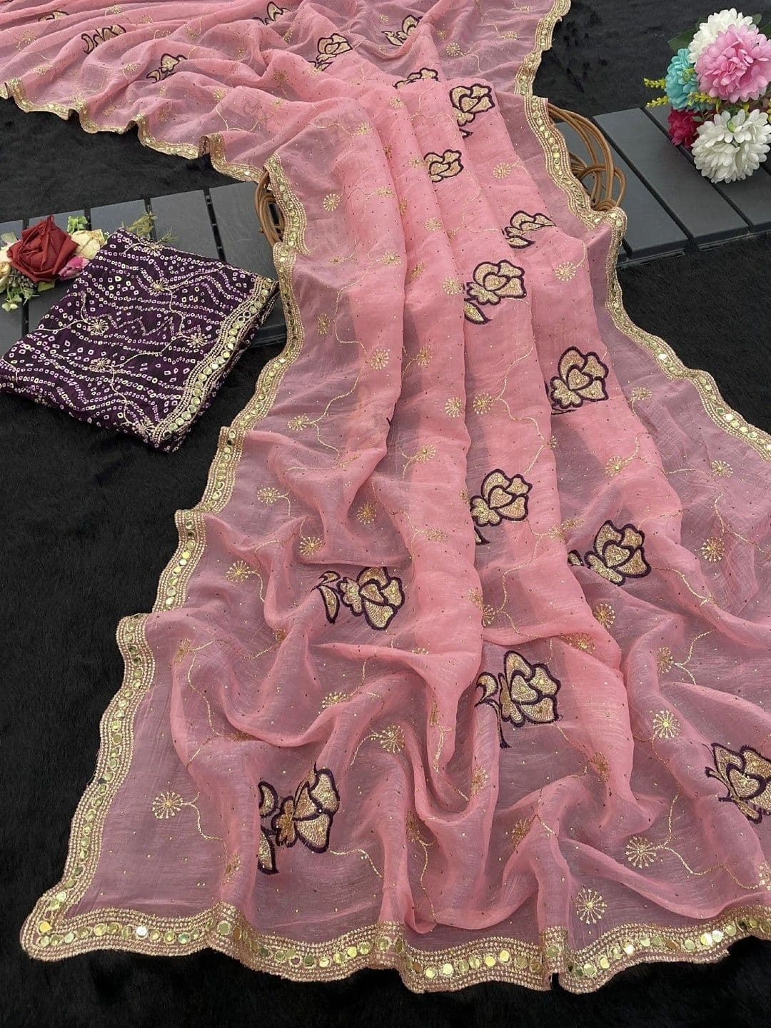 SmileyFashion Floral Embroidered Poly Georgette Saree thumbnail 2