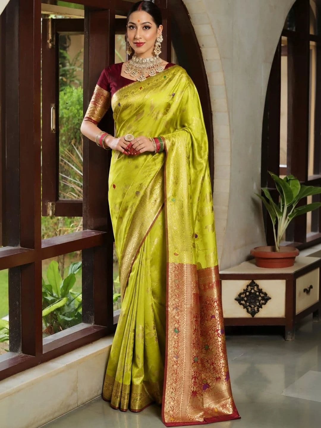 vastranagari Woven Design Zari Art Silk Designer Banarasi Saree - view 1